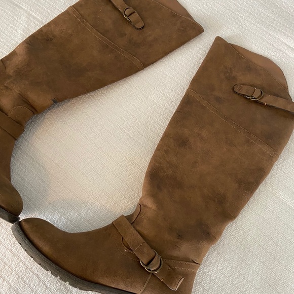 Boots - Picture 2 of 2